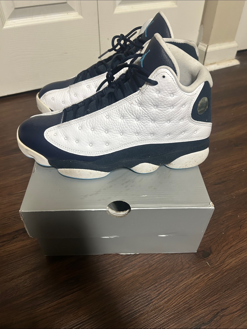 Air Jordan 13 Retro men's size 10.5 Shoes - White/DK powder blue obsidian-multi